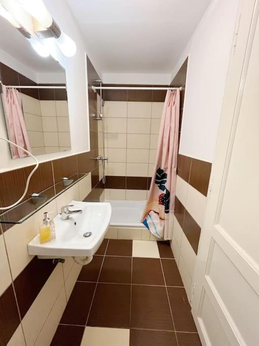 11# Sunflower Cozy Apartamento Budapeste